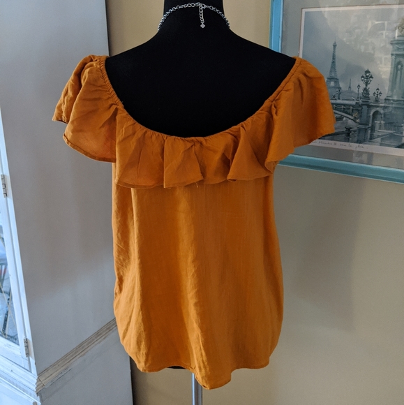NWT Ruffled Blouse - Picture 2 of 6